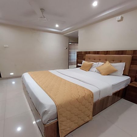 Rk Hotel-Near Grant Road Railway Station Mumbai Exterior foto