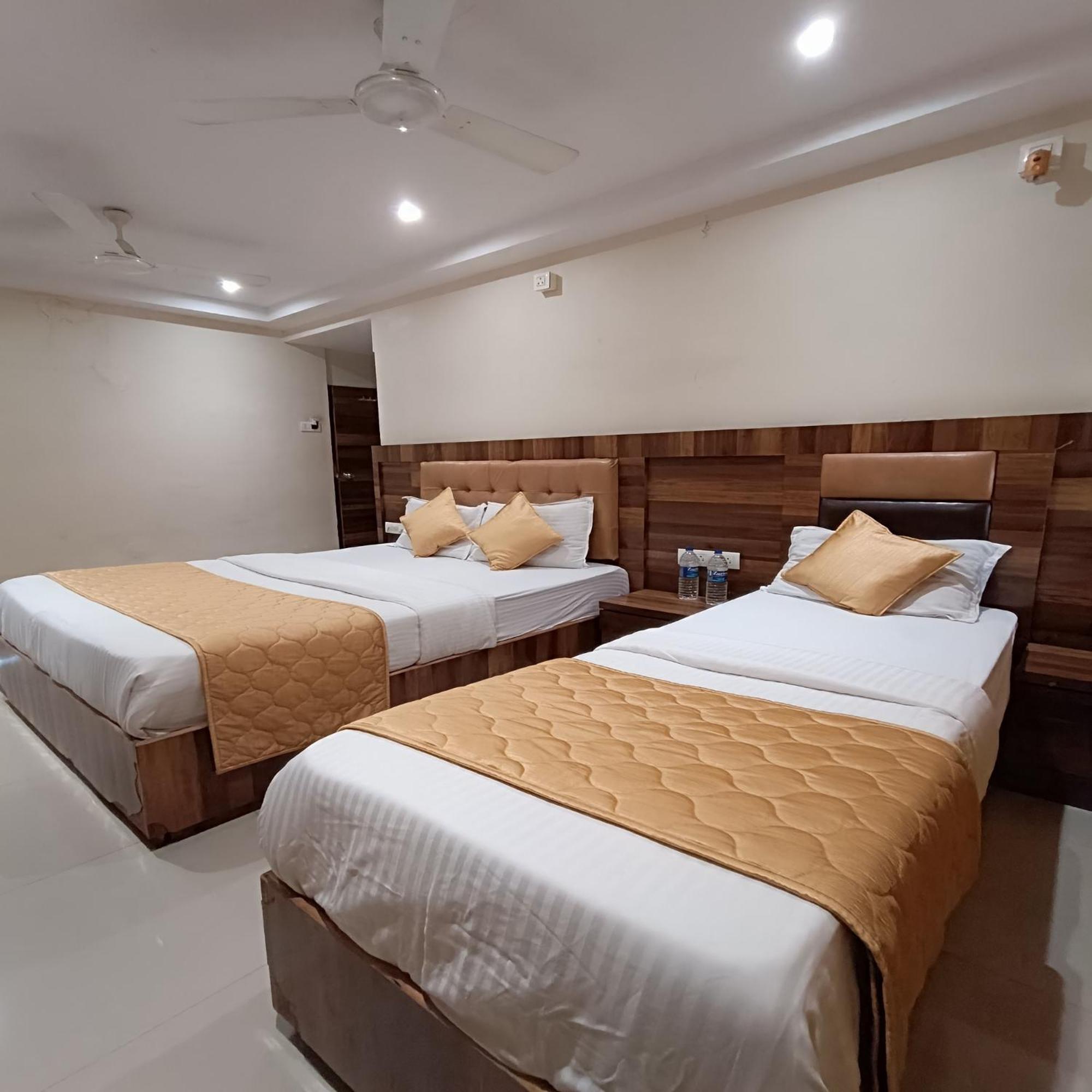 Rk Hotel-Near Grant Road Railway Station Mumbai Exterior foto