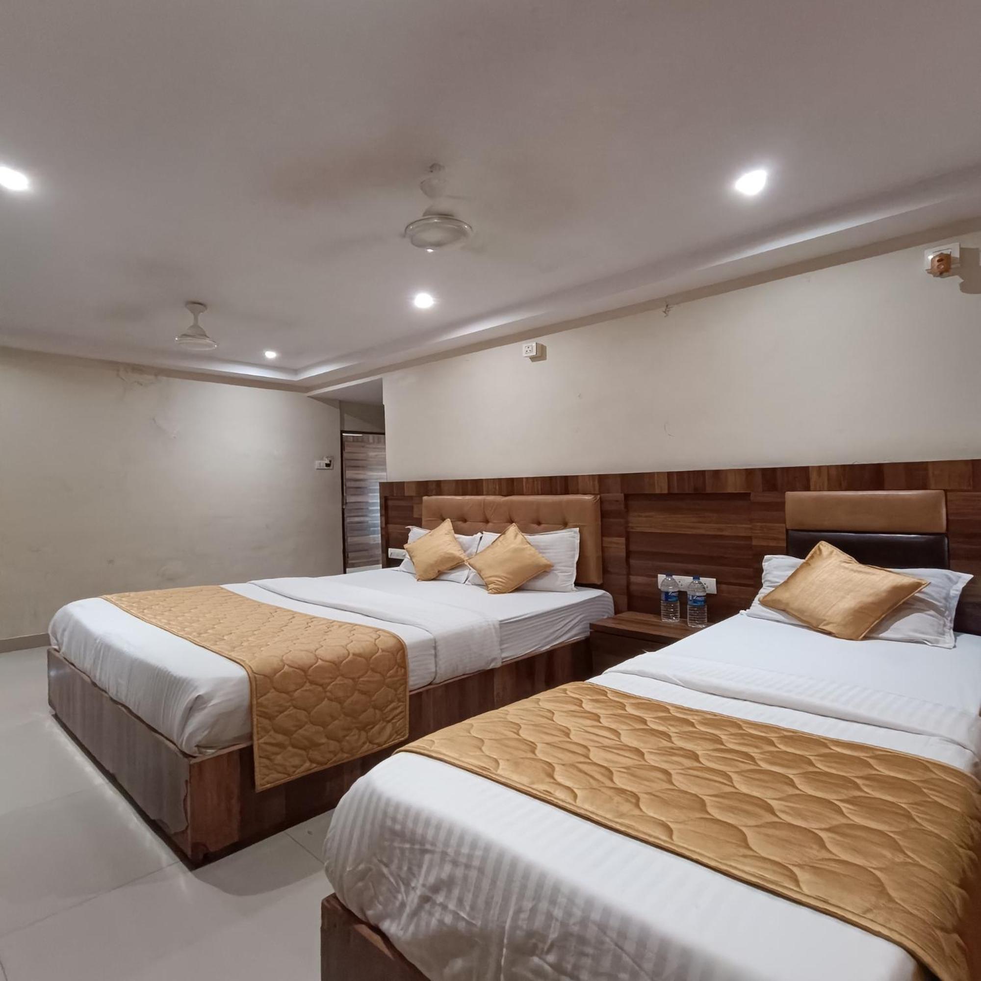 Rk Hotel-Near Grant Road Railway Station Mumbai Exterior foto