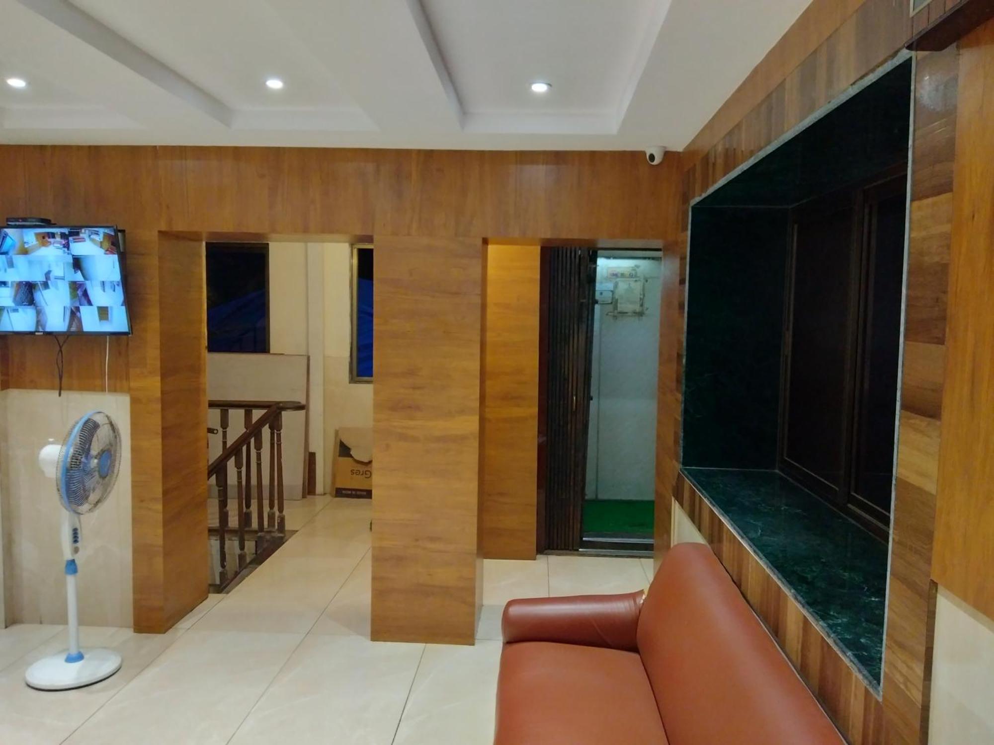 Rk Hotel-Near Grant Road Railway Station Mumbai Exterior foto