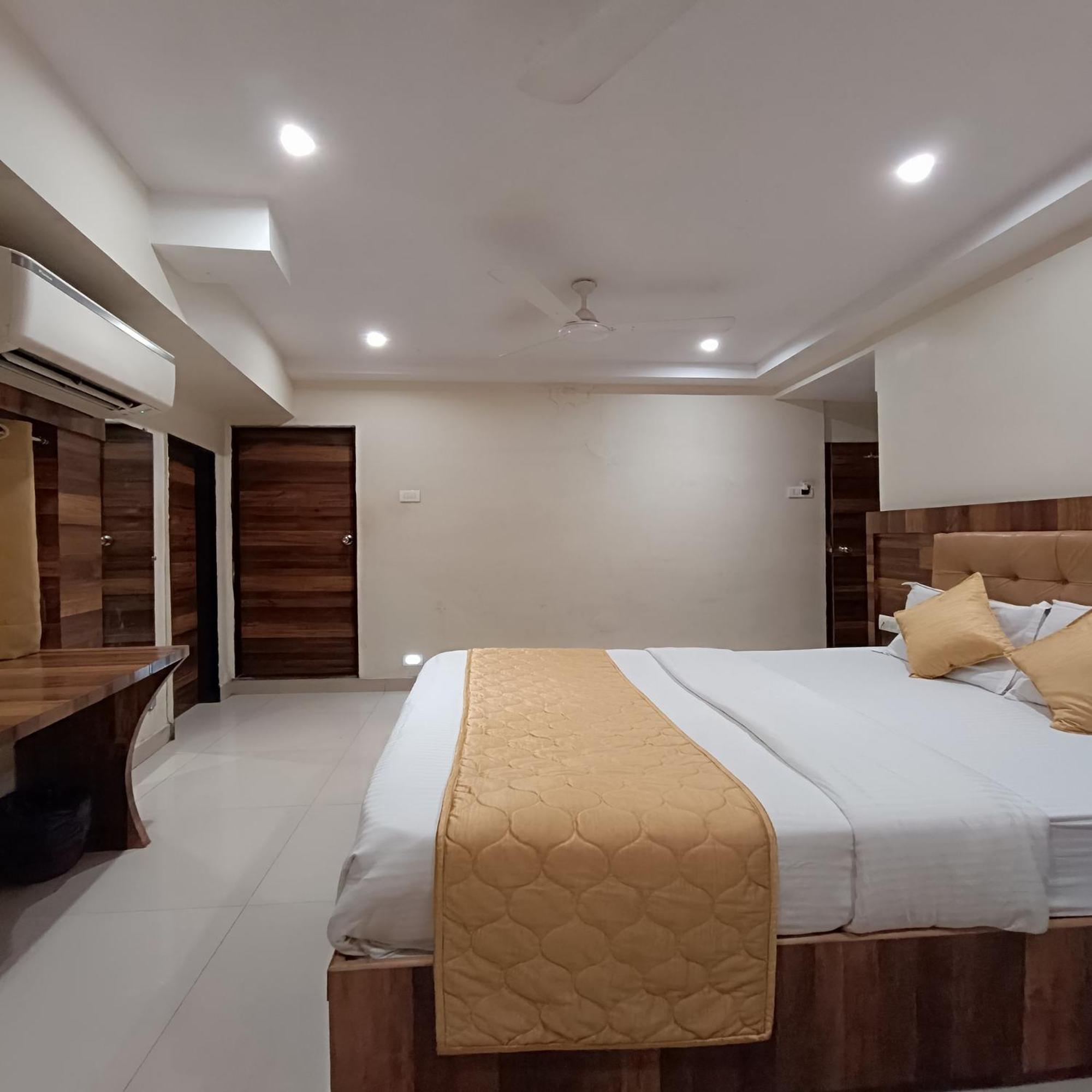 Rk Hotel-Near Grant Road Railway Station Mumbai Exterior foto